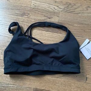 NWT Victoria’s Secret Strappy Sports Bra Medium